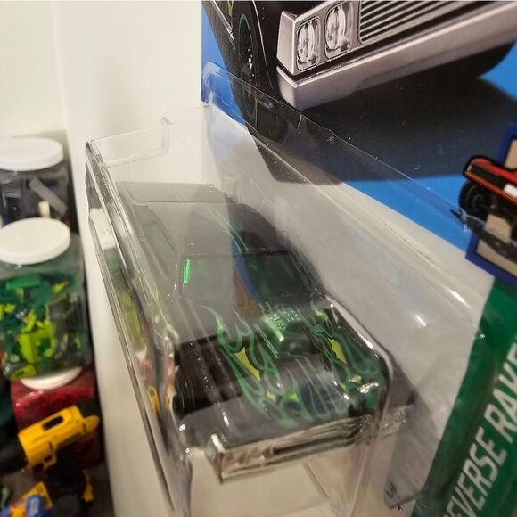 Hot Wheels Car Layin Lowrider Hotwheels Classic Pimp Mobile Special Feature New - Picture 4 of 5